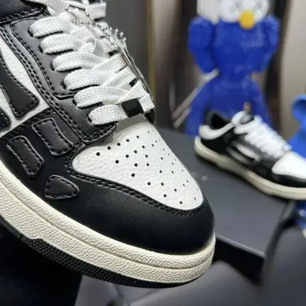 Zapatillas de mujer: Cuero negras